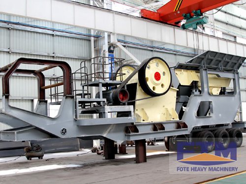 Wheel mobile jaw crusher