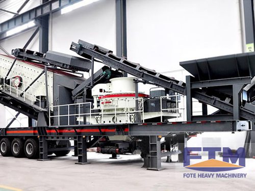 Wheel mobile crushing and screening plant