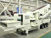 Multi-combination mobile crusher